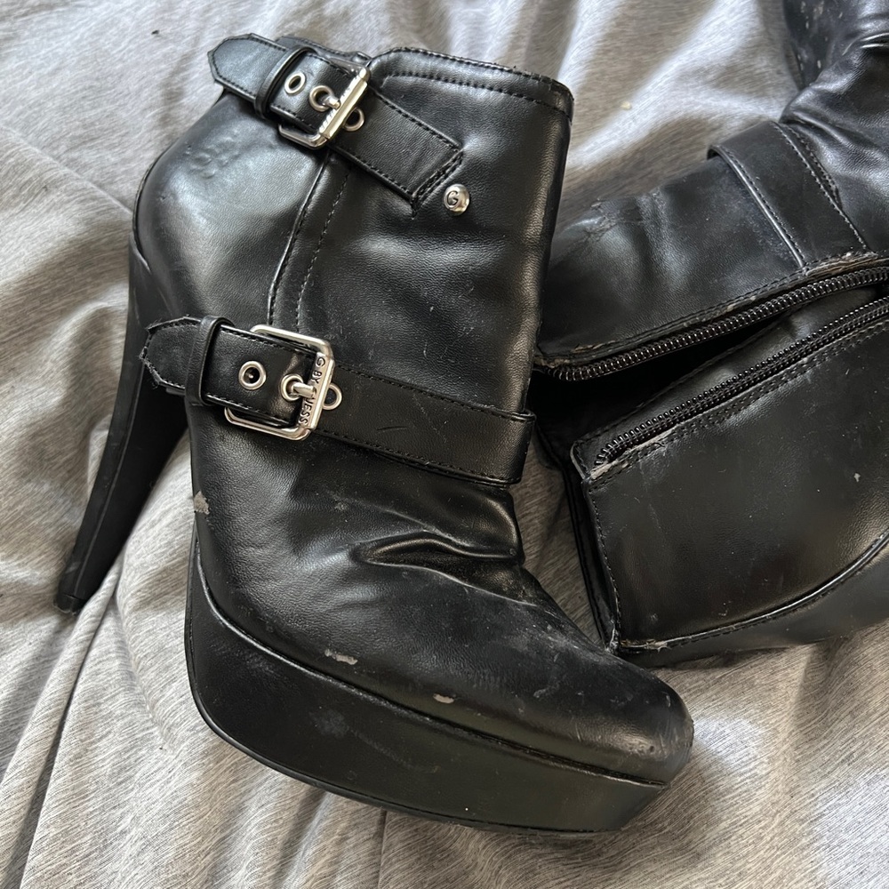 Guess Bootie Size 6.5 - Picture 5 of 6